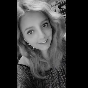 Meet your Posher, Cadielyse